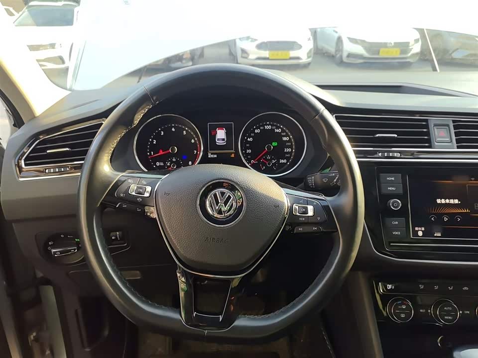 Volkswagen Tiguan L
