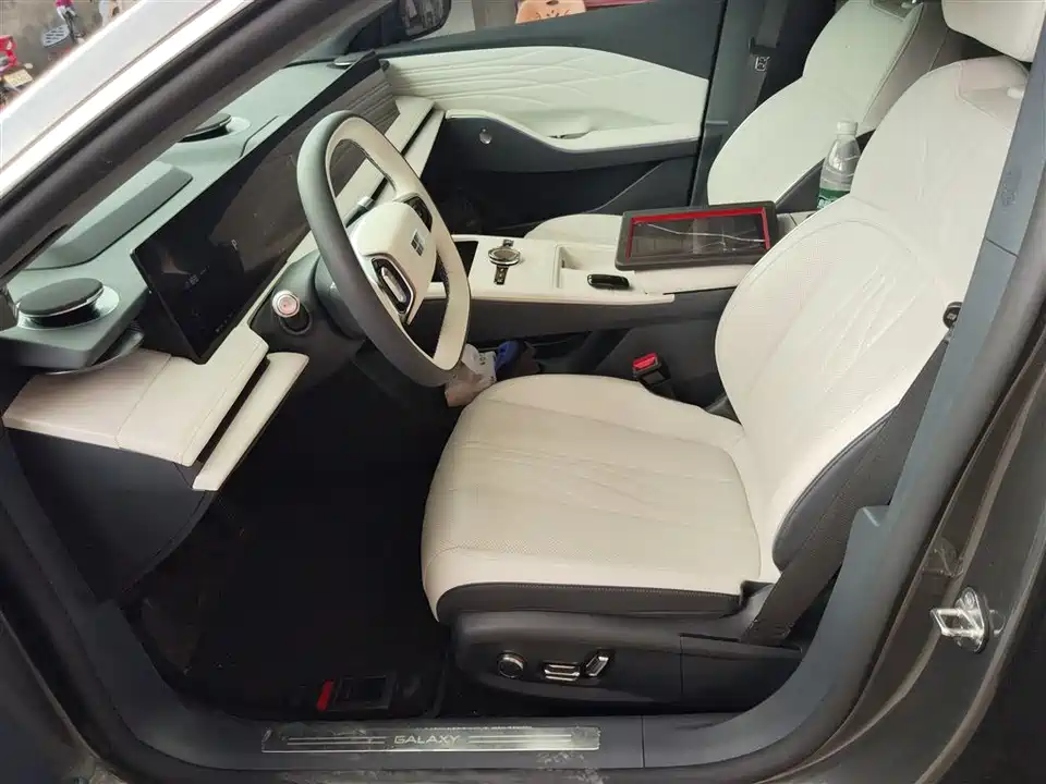 Geely Galaxy Galaxy E8