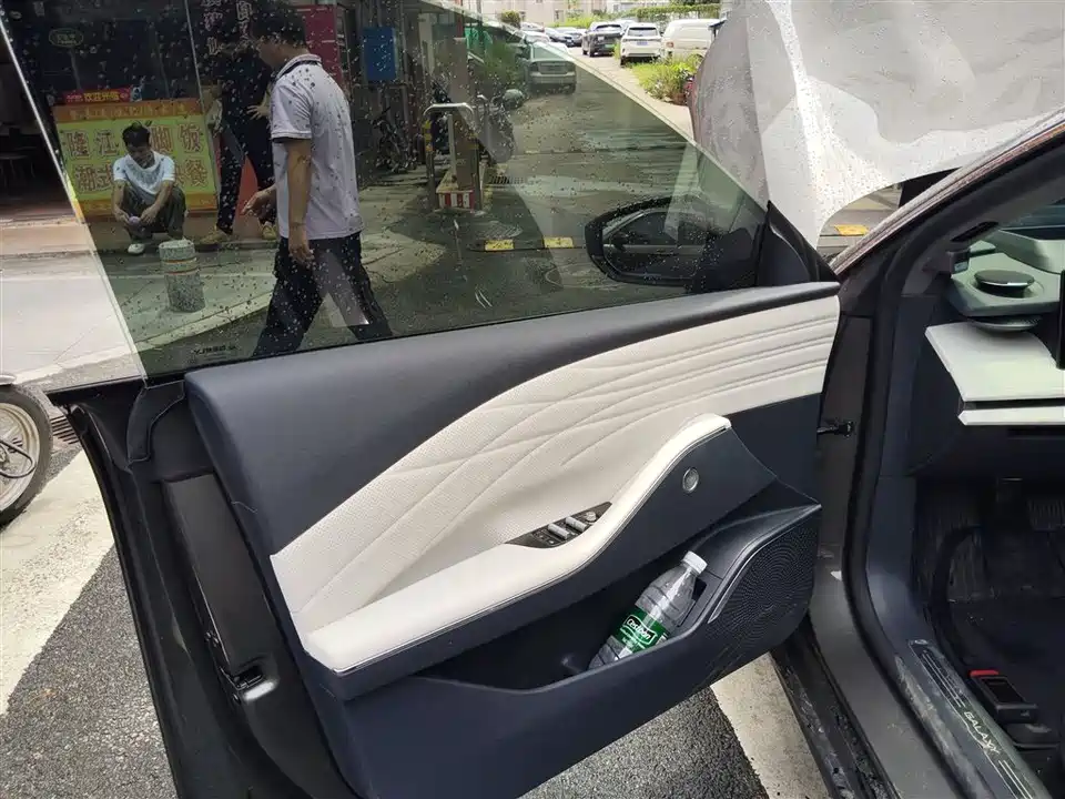 Geely Galaxy Galaxy E8