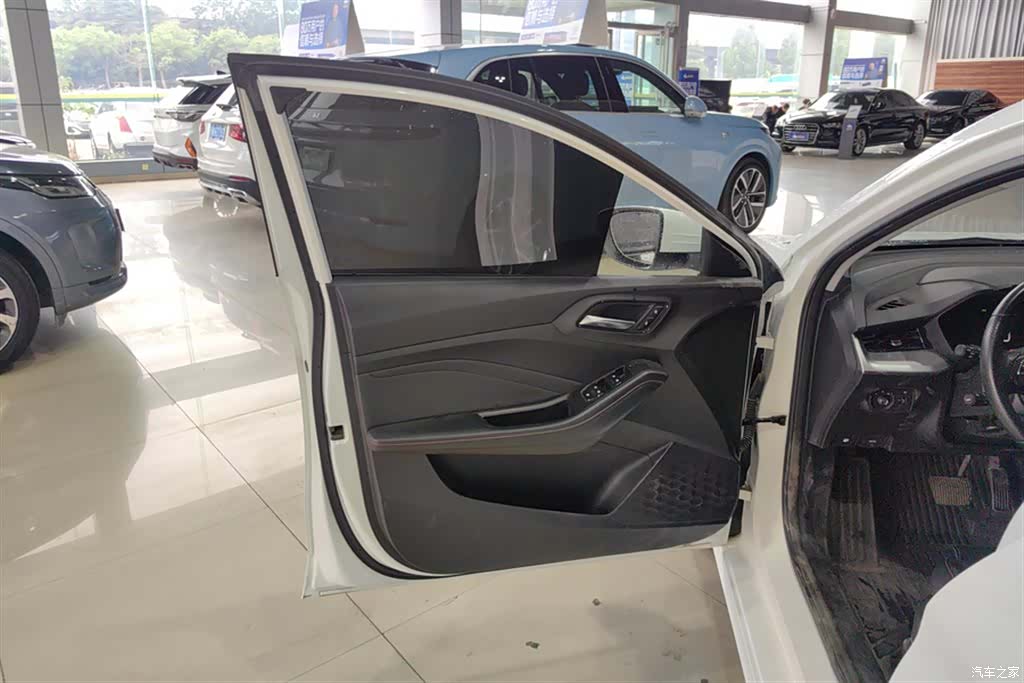 MG MG5, 2021 7