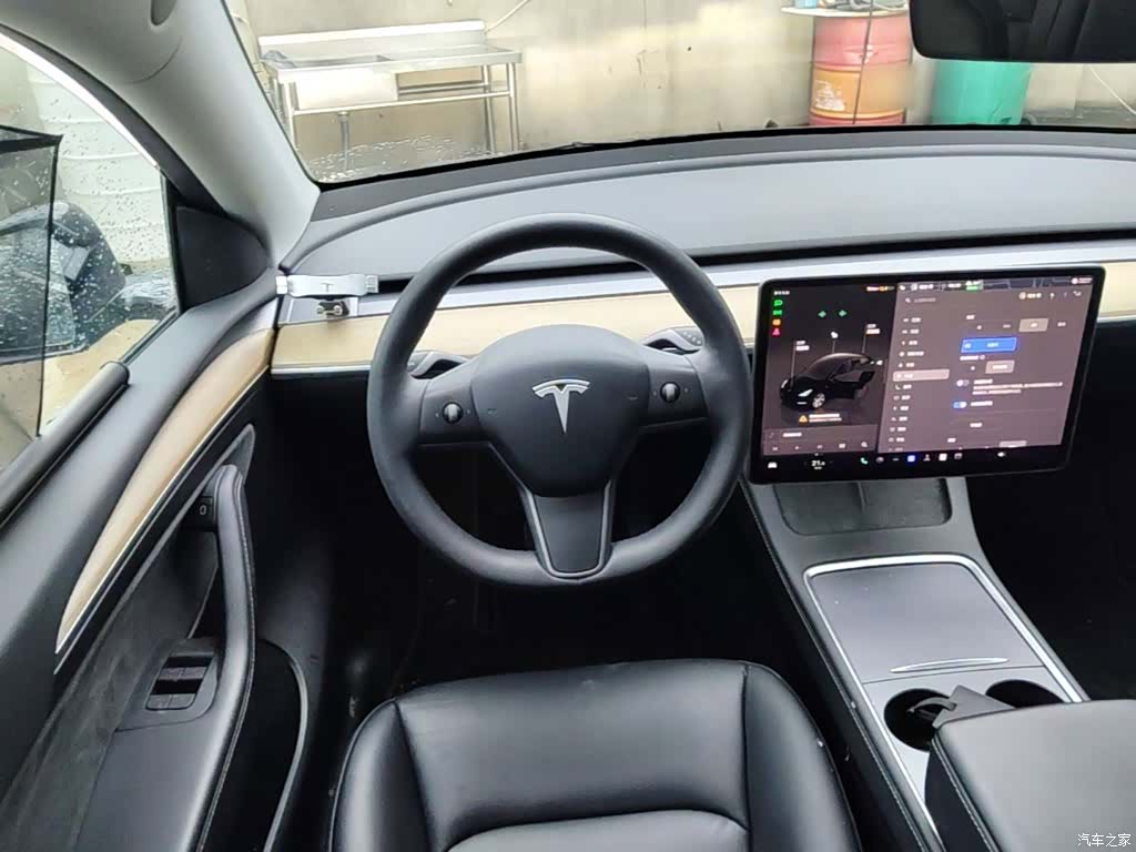 Tesla Model Y, 2022 11