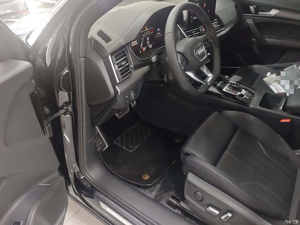 Audi Q5L, 2025 16