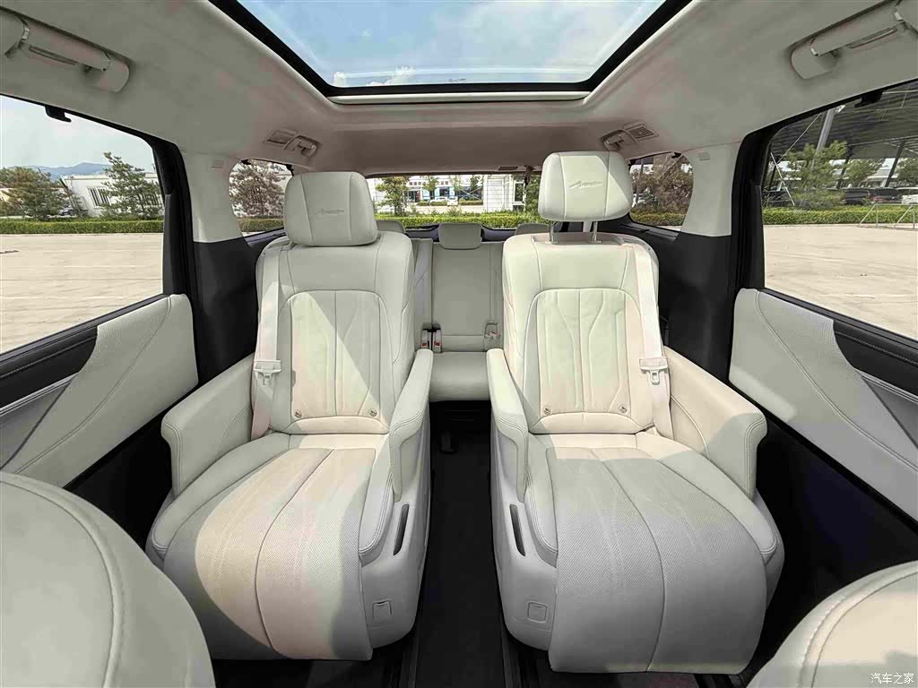 Buick GL8, 2025 19
