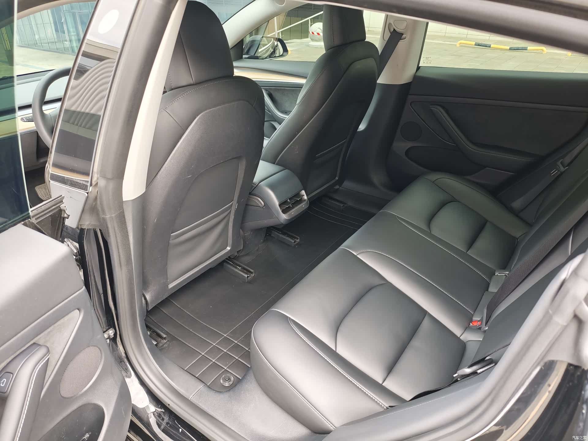 Tesla Model 3, 2023 12