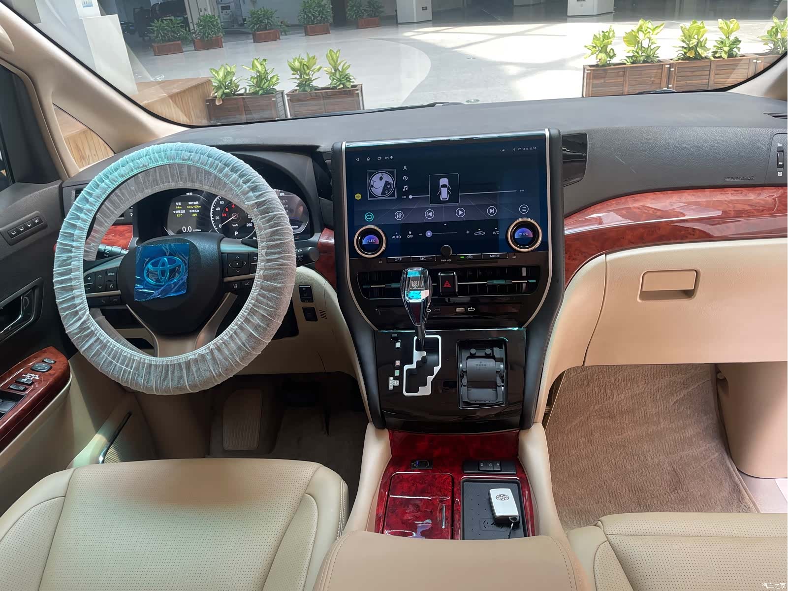 Toyota Alphard, 2011 16