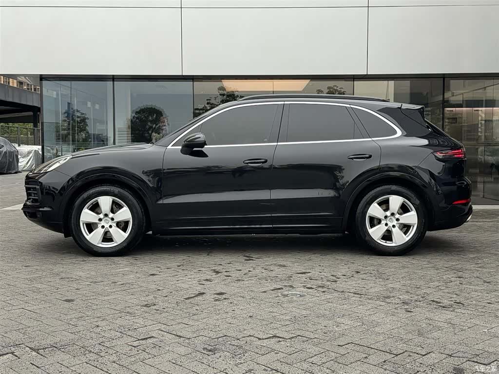 Porsche Cayenne, 2022 2