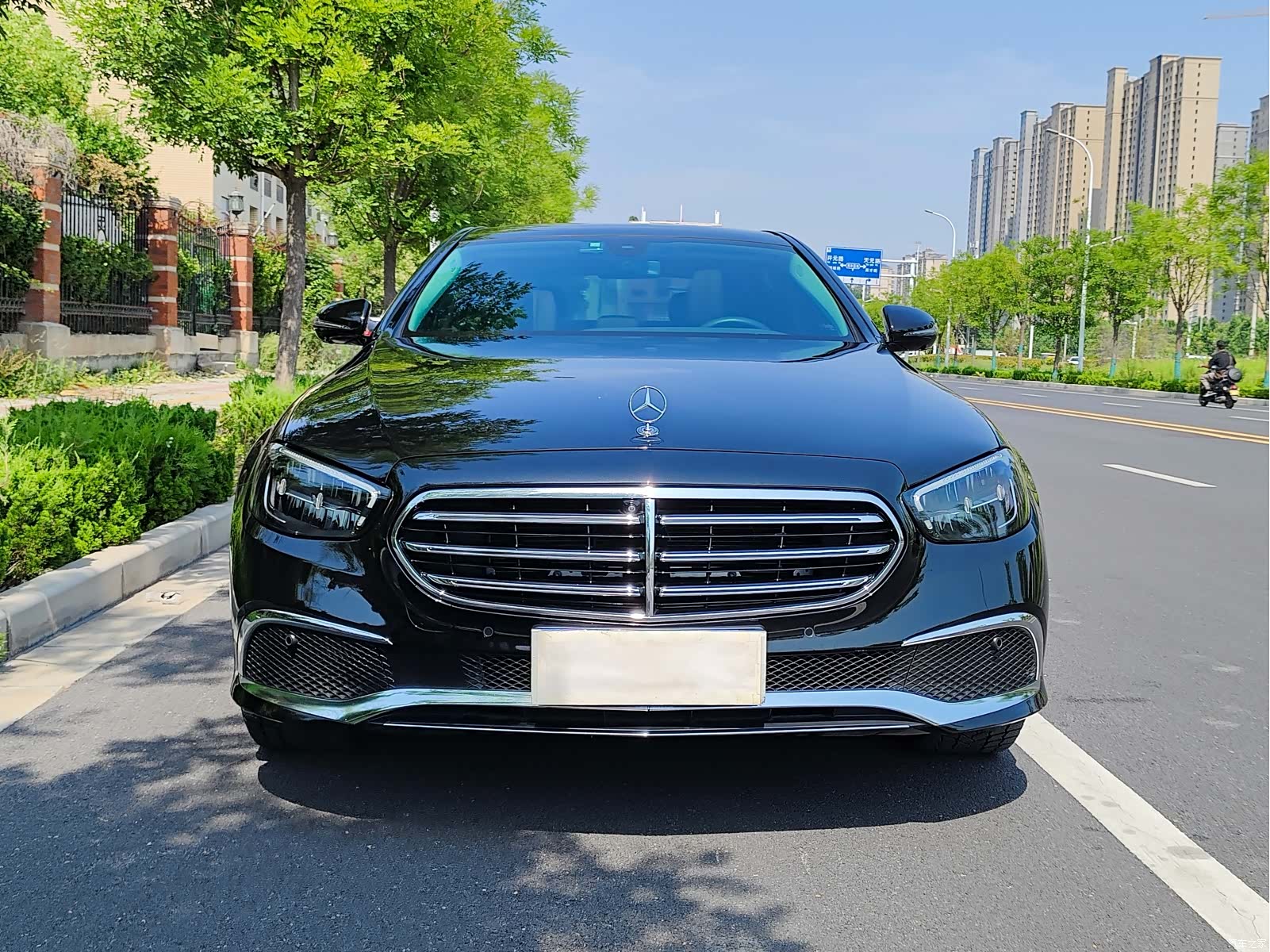 Mercedes-Benz E-Class, 2023 16