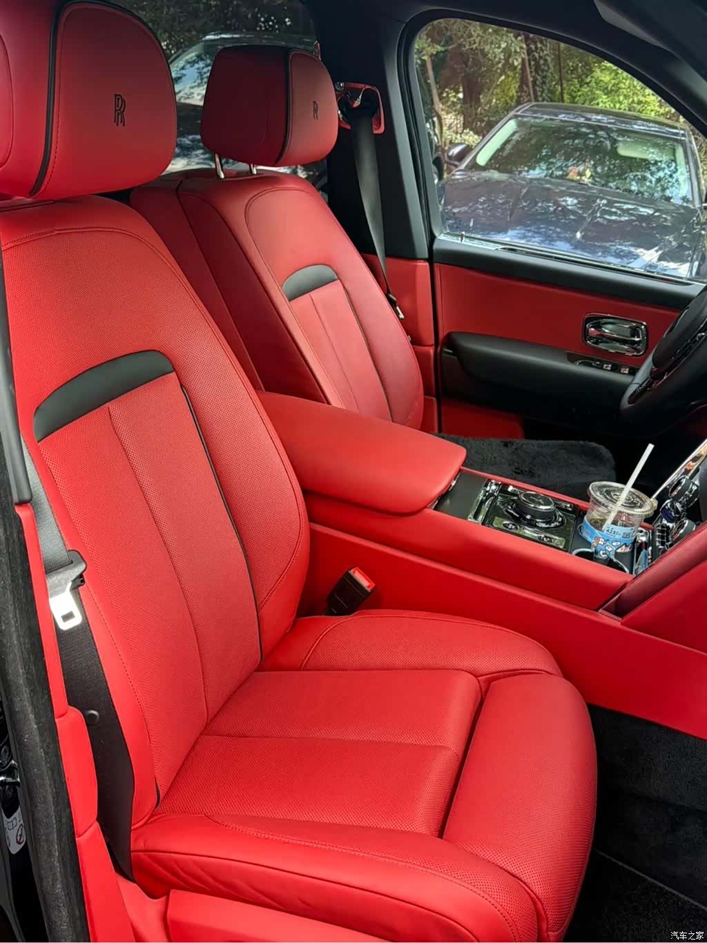 Rolls-Royce Cullinan, 2019 13