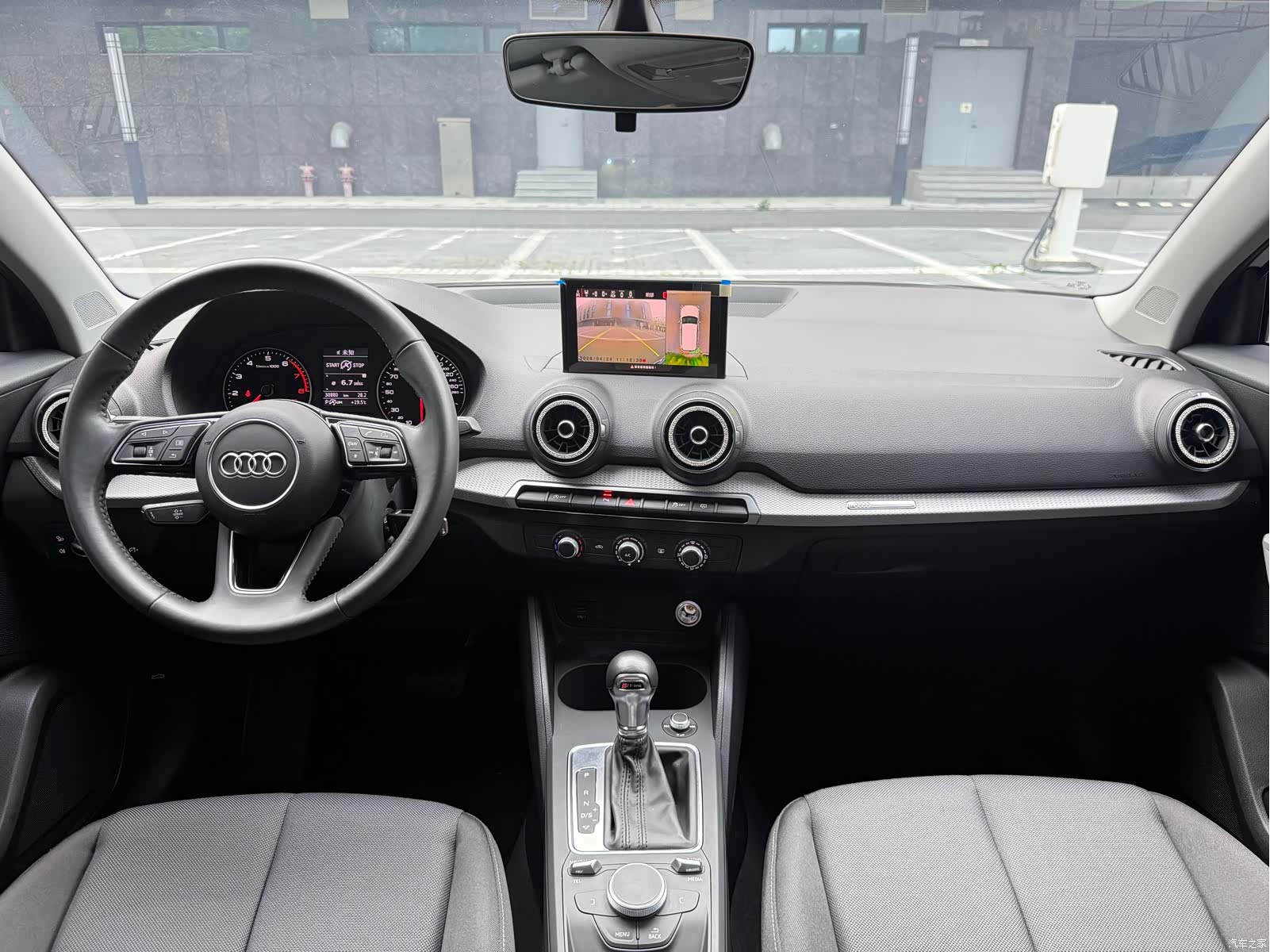 Audi Q2L, 2020 8