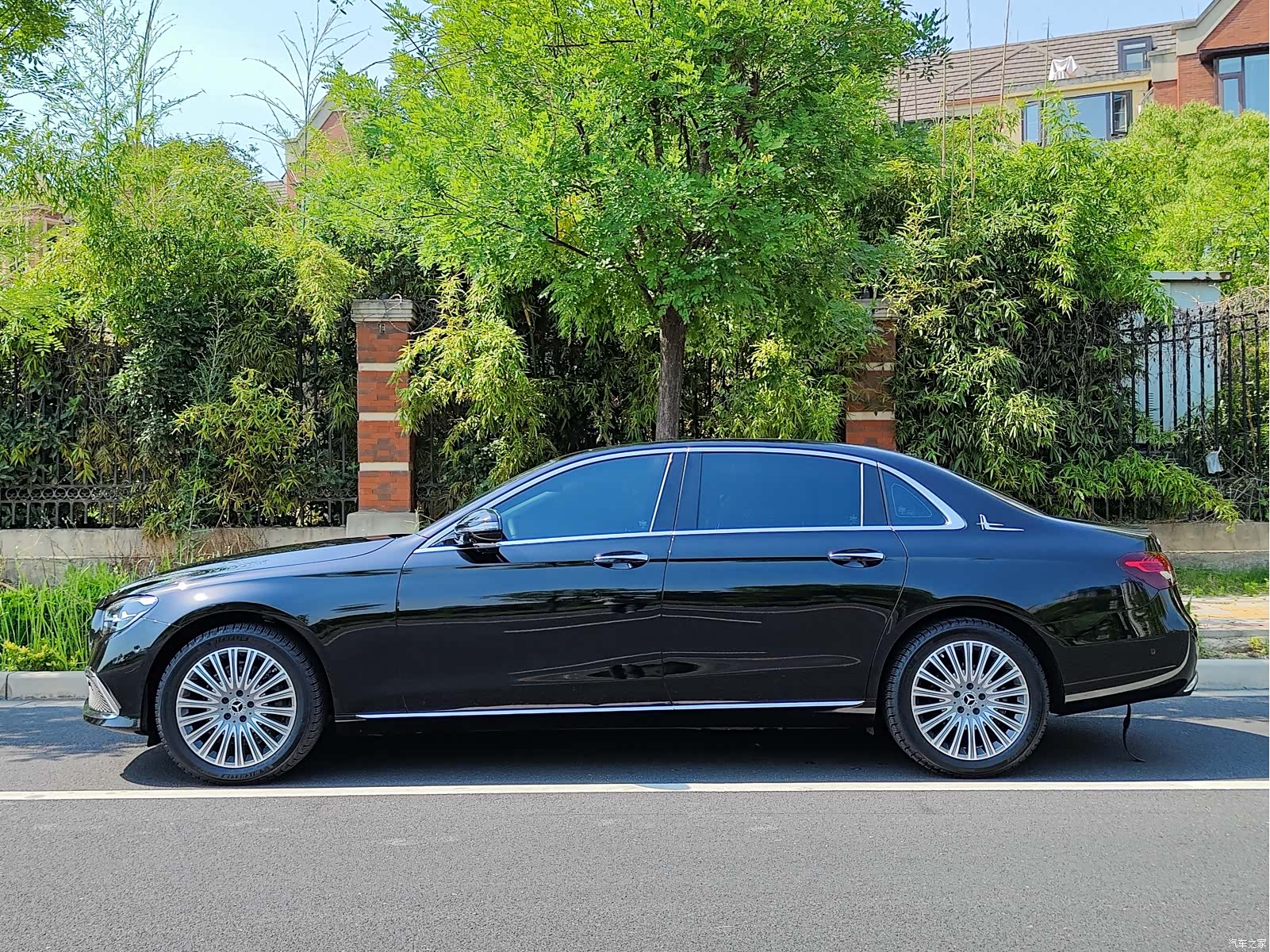 Mercedes-Benz E-Class, 2023 18