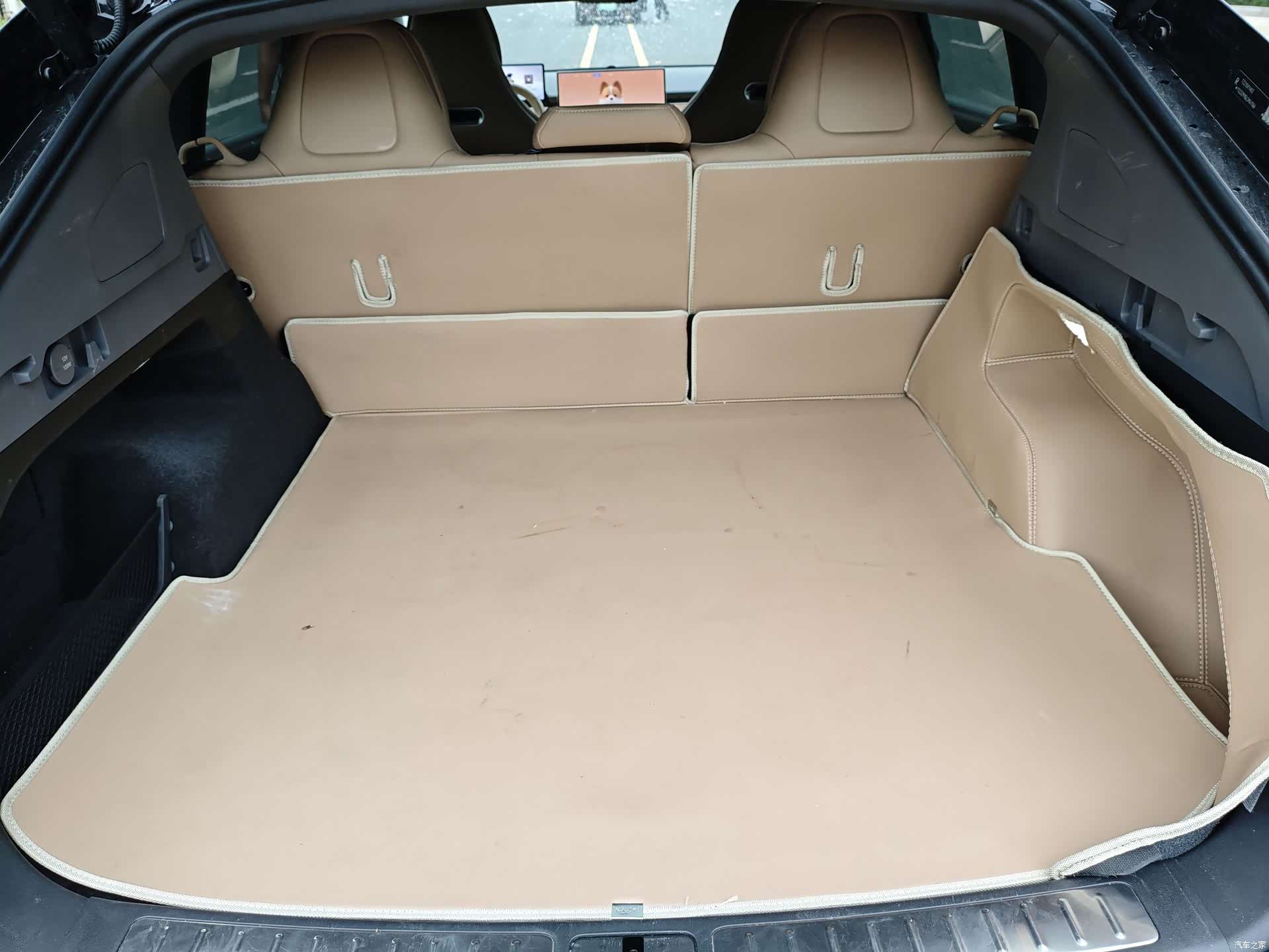 Luxeed R7, 2025 15