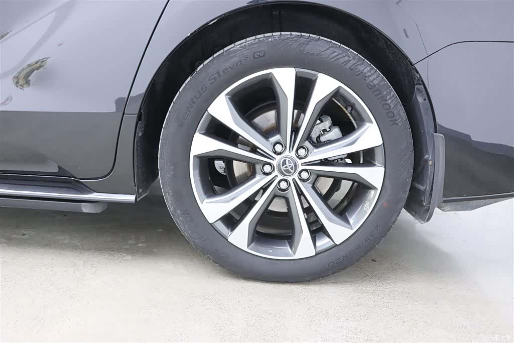 Toyota Granvia, 2023 33
