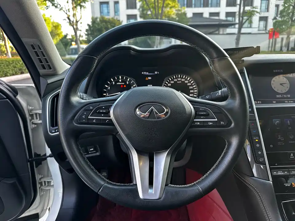 Infiniti Q50L