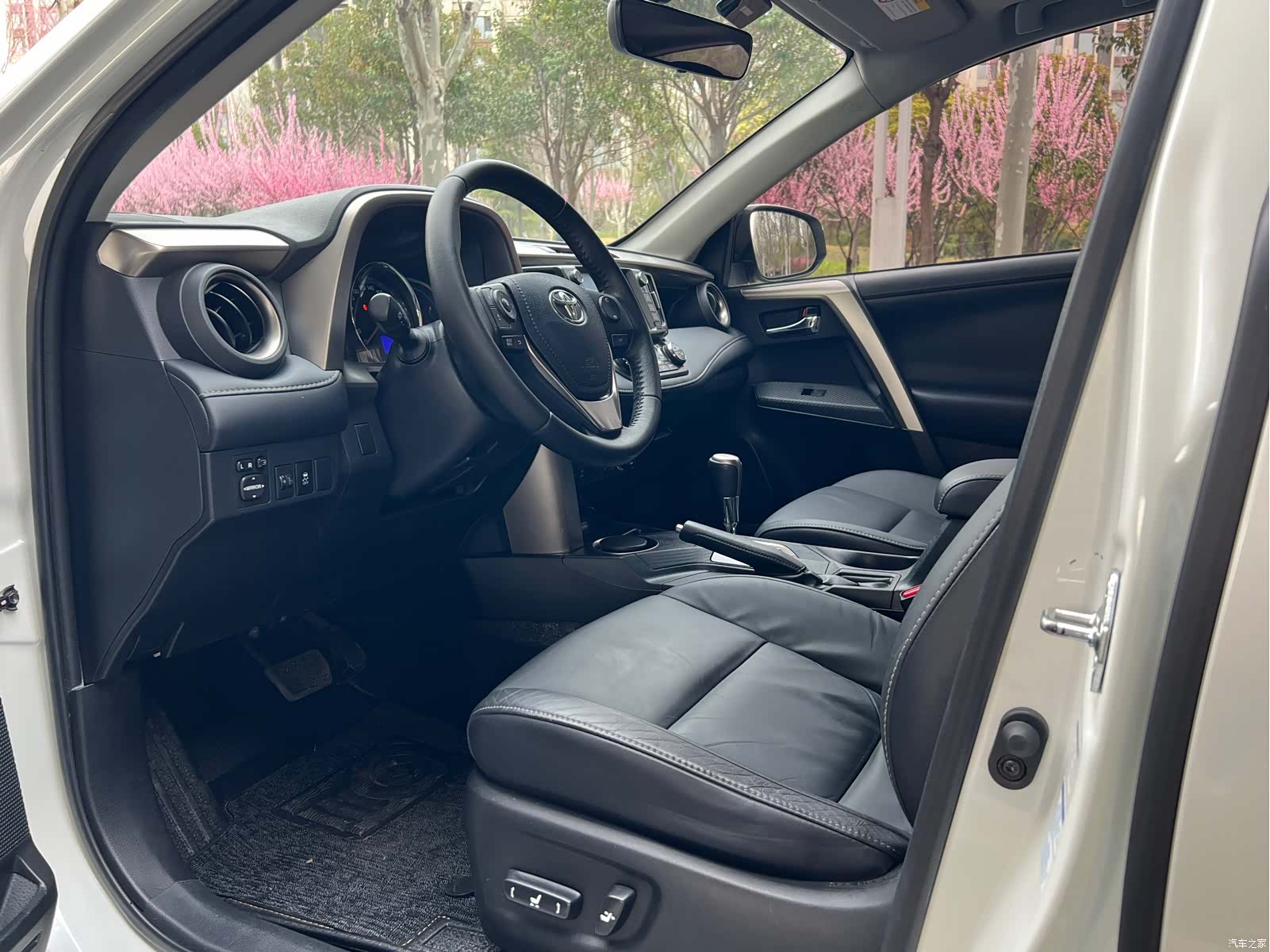 Toyota RAV4, 2016 7