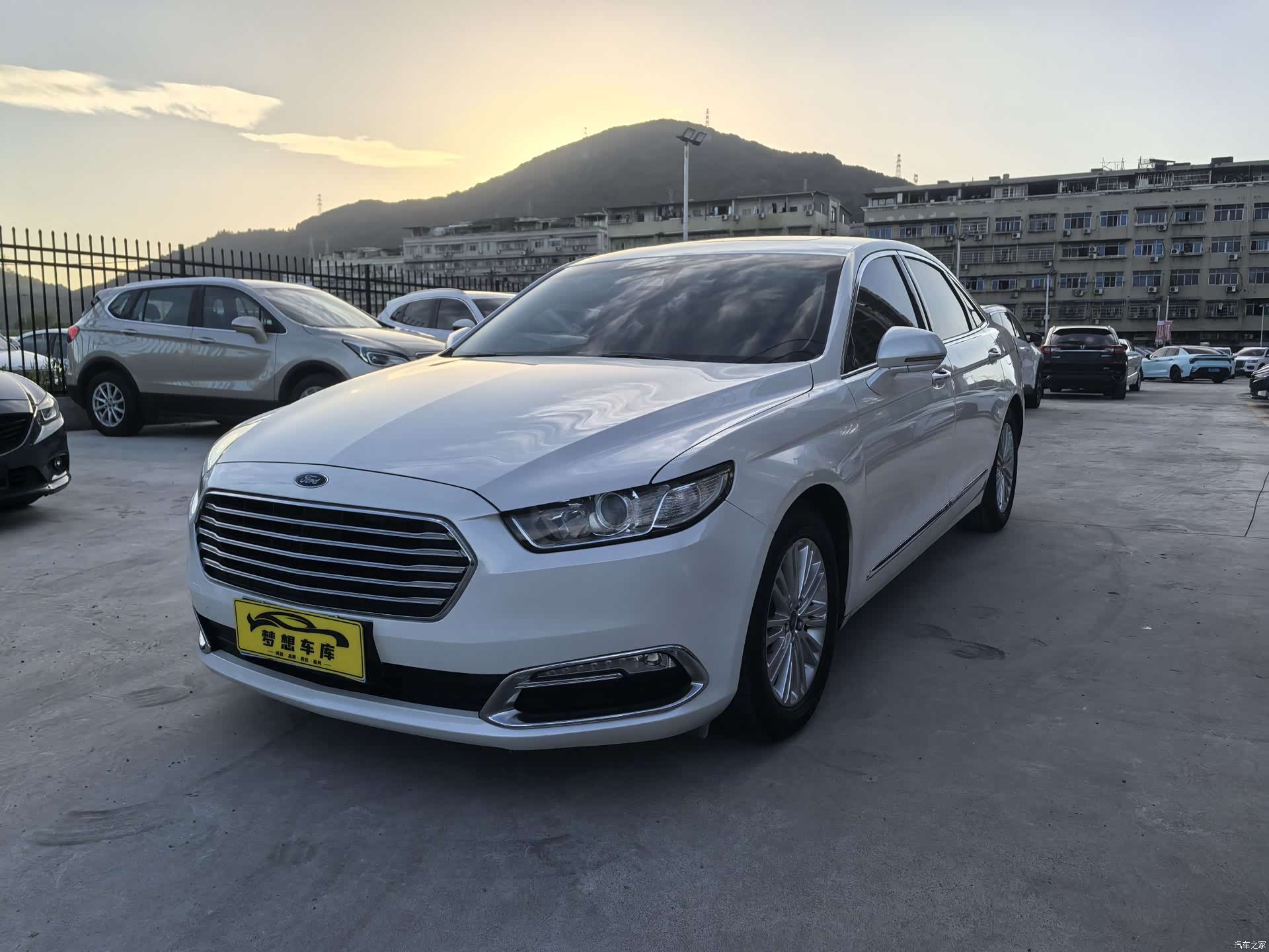Ford Taurus