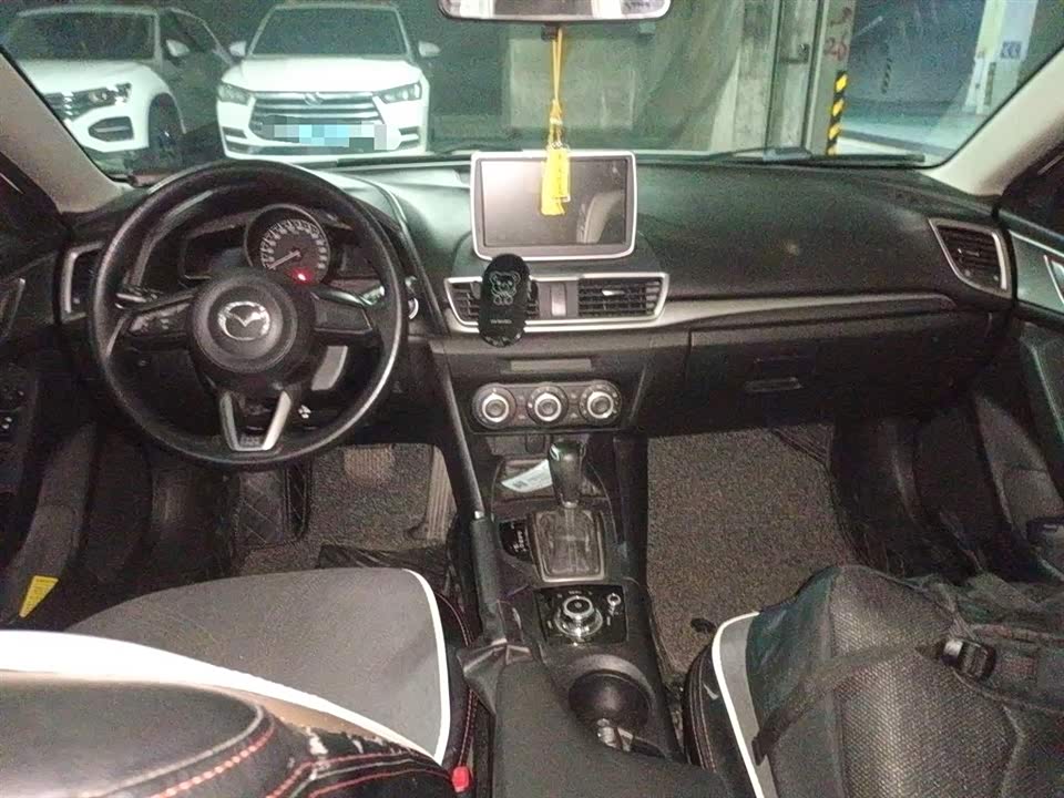 Mazda 3 Angkesaila