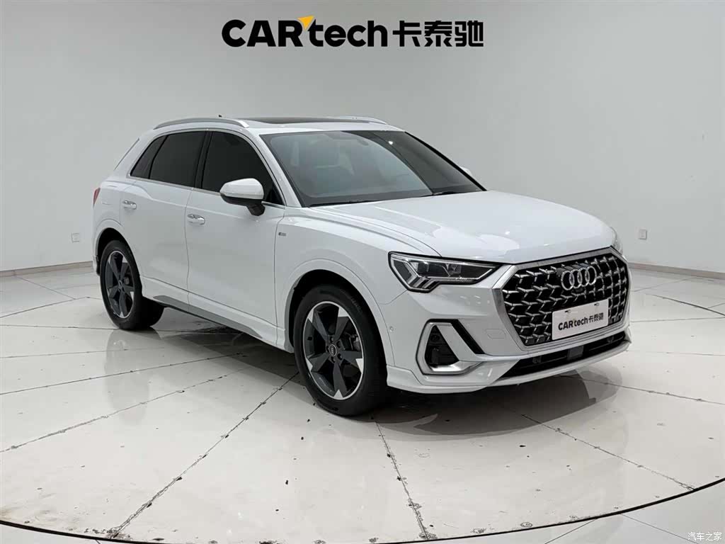 Audi Q3, 2023 4