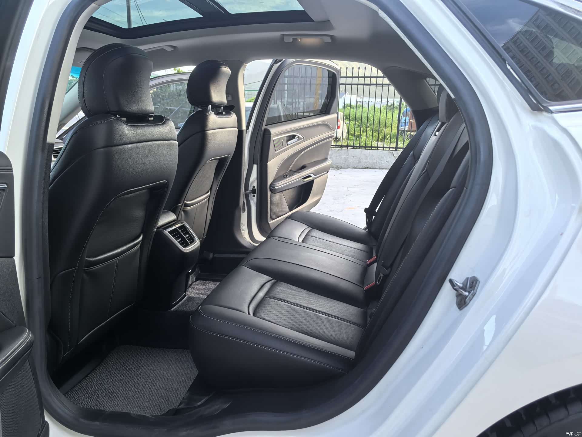 Ford Taurus, 2017 12