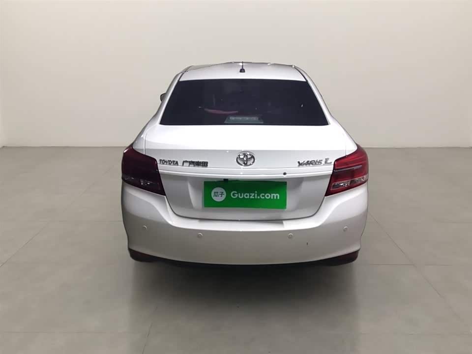 Toyota YARiS L to enjoy