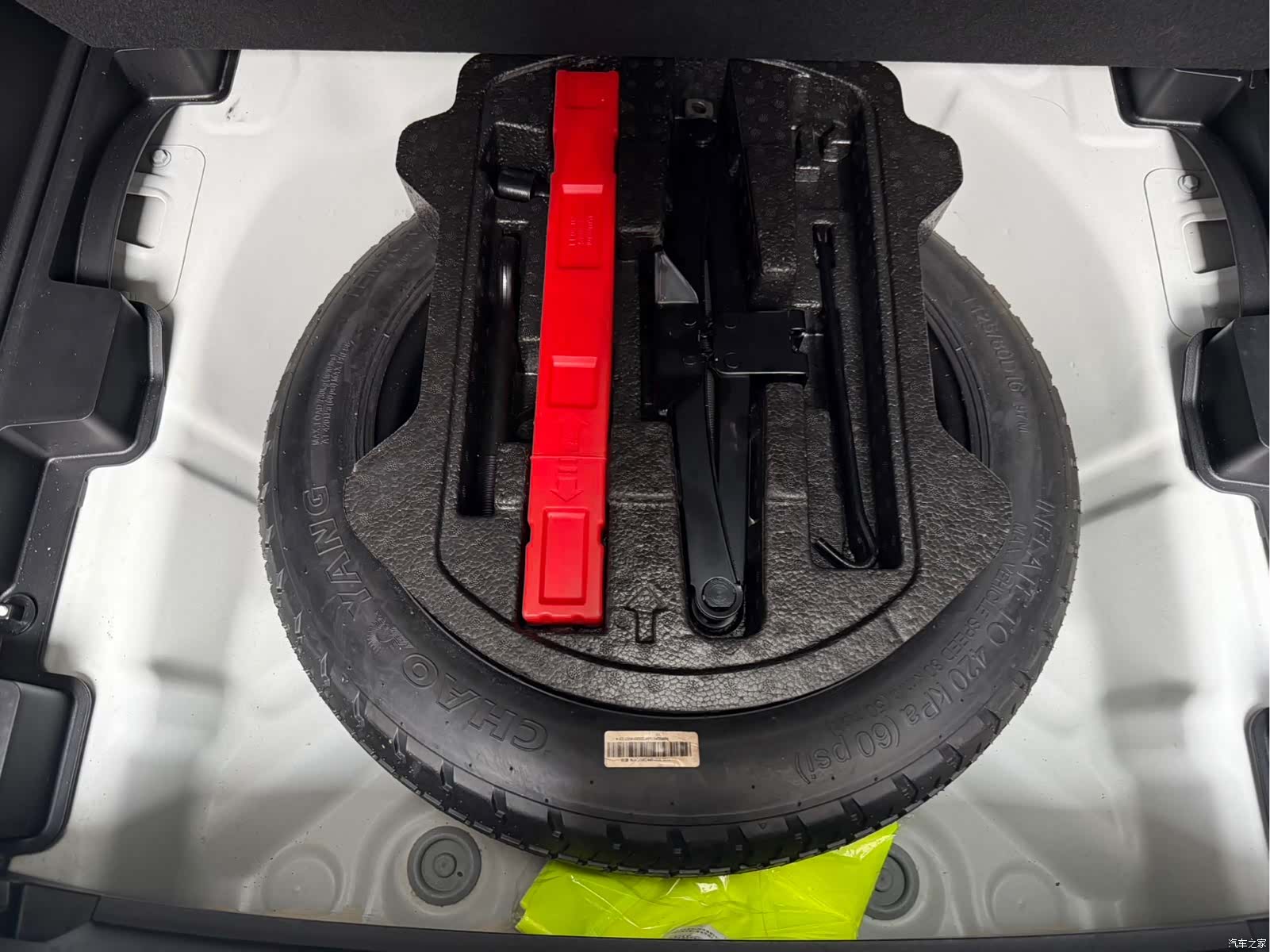 Geely Coolray, 2022 20