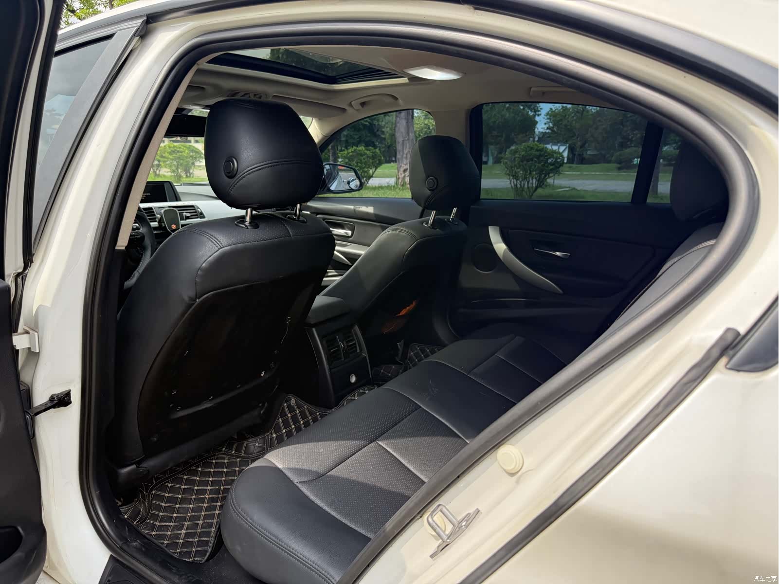BMW 3 Series, 2013 11