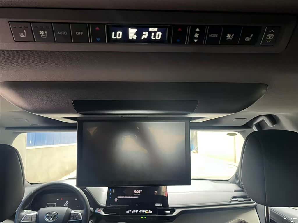 Toyota Granvia, 2023 14