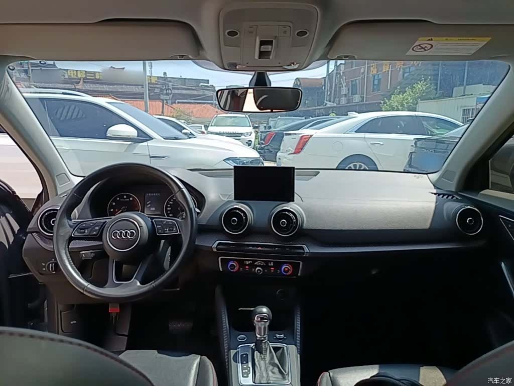 Audi Q2L, 2021 10