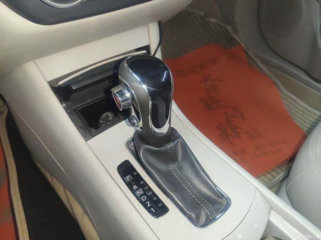 DongFeng A60, 2015 14