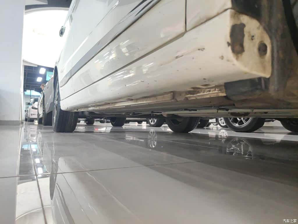 DongFeng A60, 2015 21