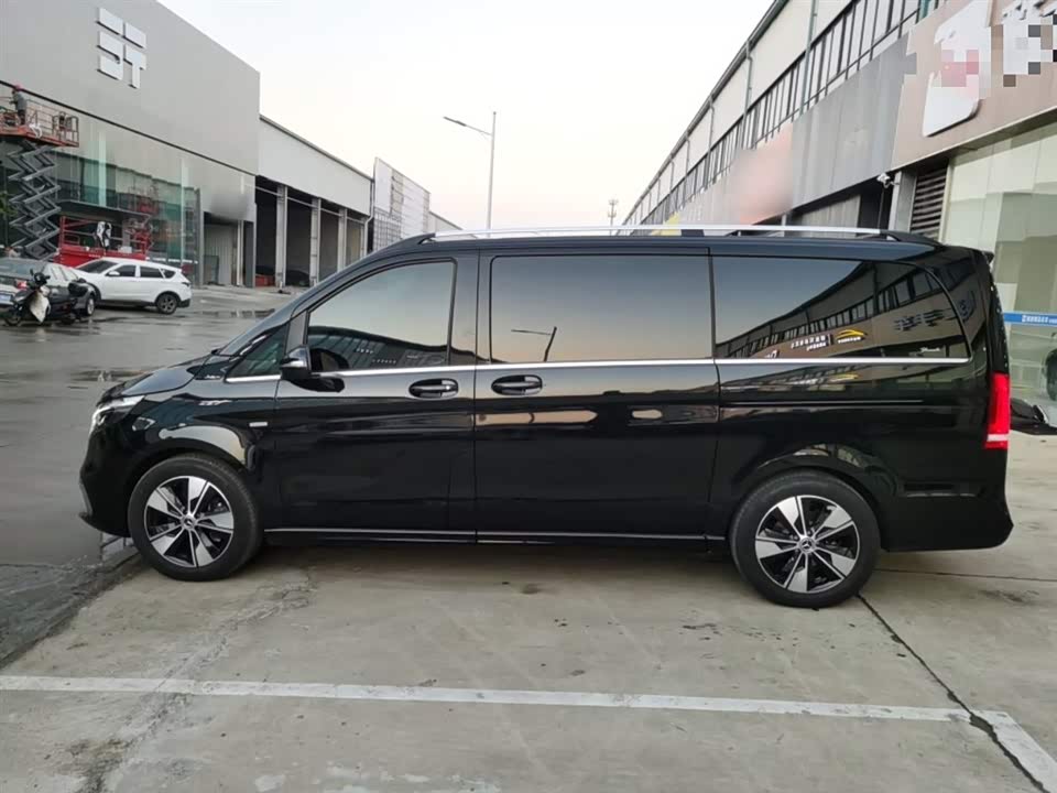 Mercedes-Benz V-class