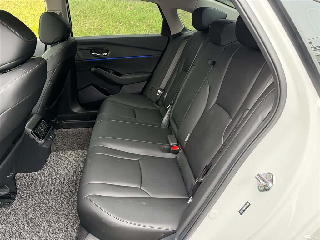 Honda Accord, 2025 12