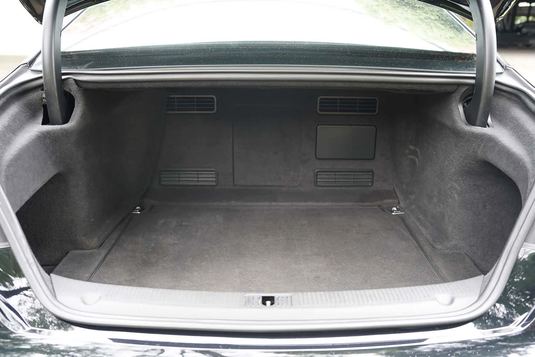Audi A8L, 2011 29