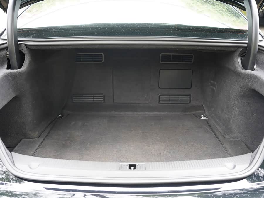 Audi A8 2011, фото 29