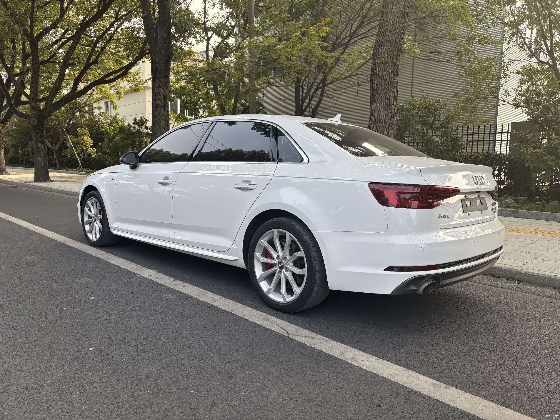 Audi A4L, 2018 4