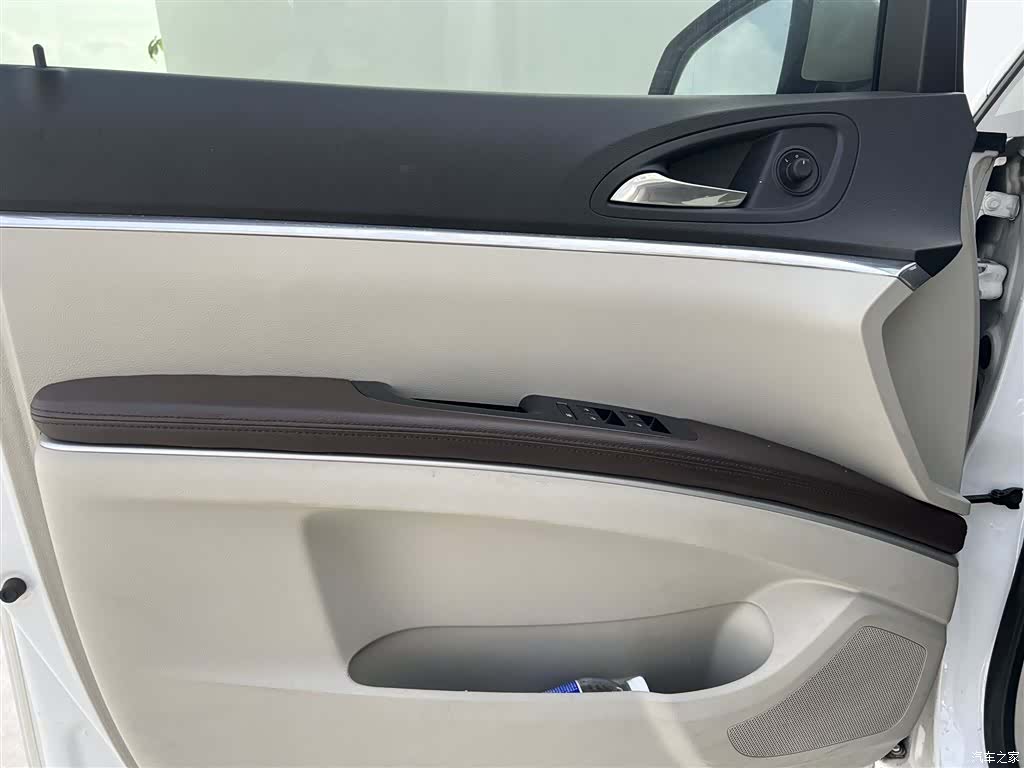 Buick GL8, 2024 10