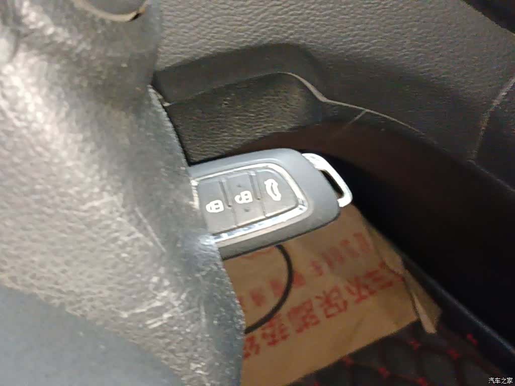DongFeng AX7, 2015 9