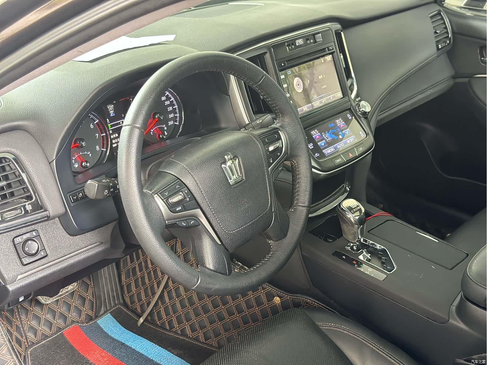 Toyota Crown, 2017 3
