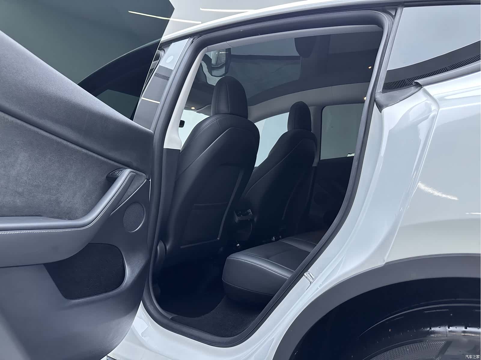 Tesla Model Y, 2021 13