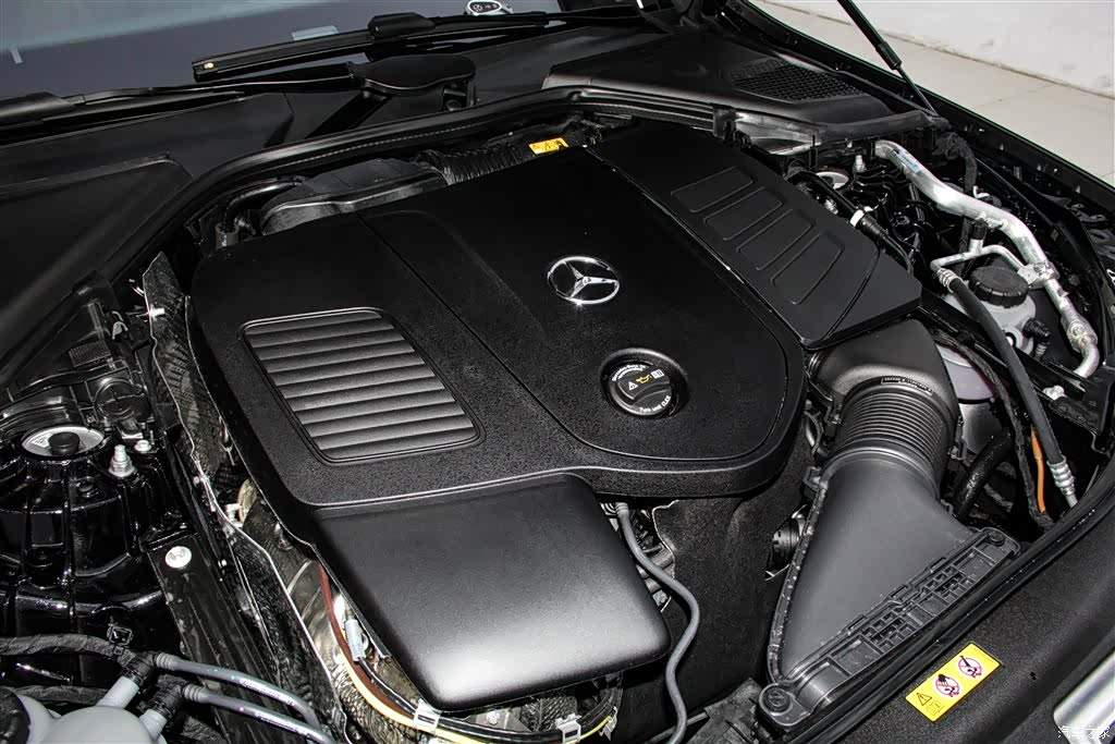Mercedes-Benz E-Class, 2026 12