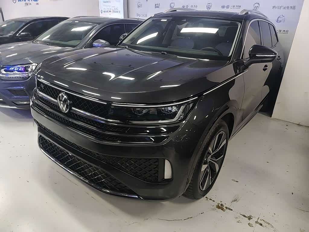 Volkswagen Tavendor 2023 380TSI R-Line