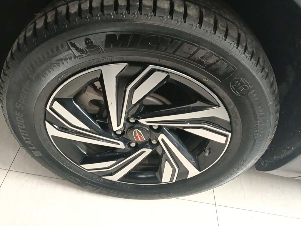 Hongqi HS5, 2023 25
