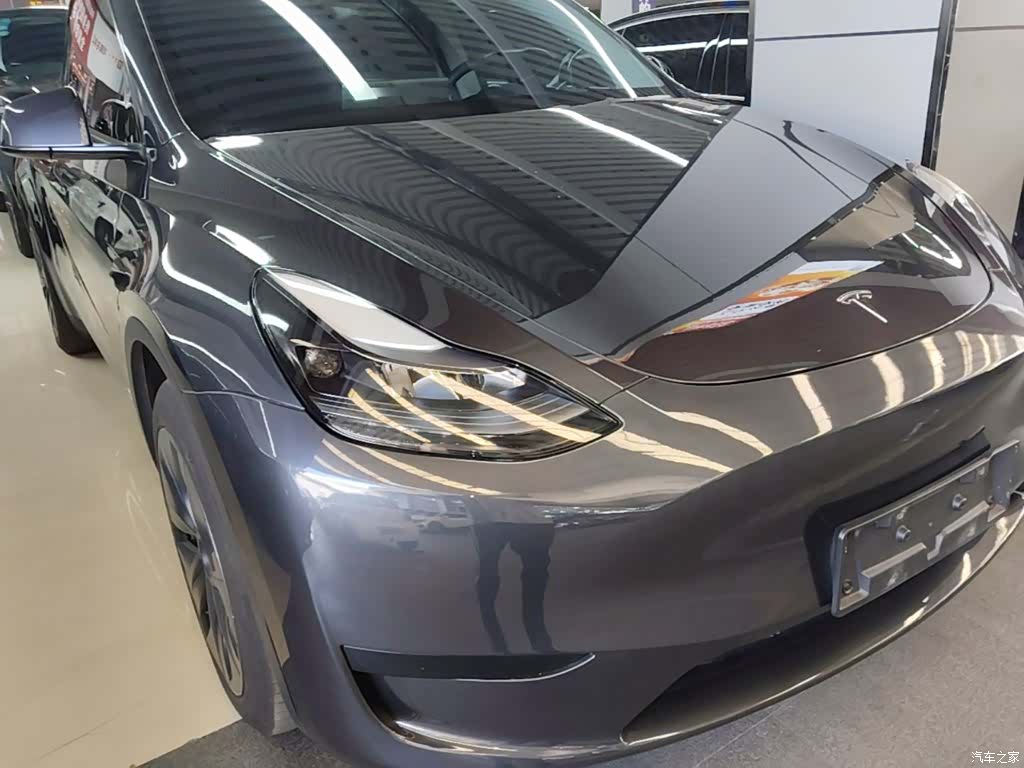 Tesla Model Y, 2024 4