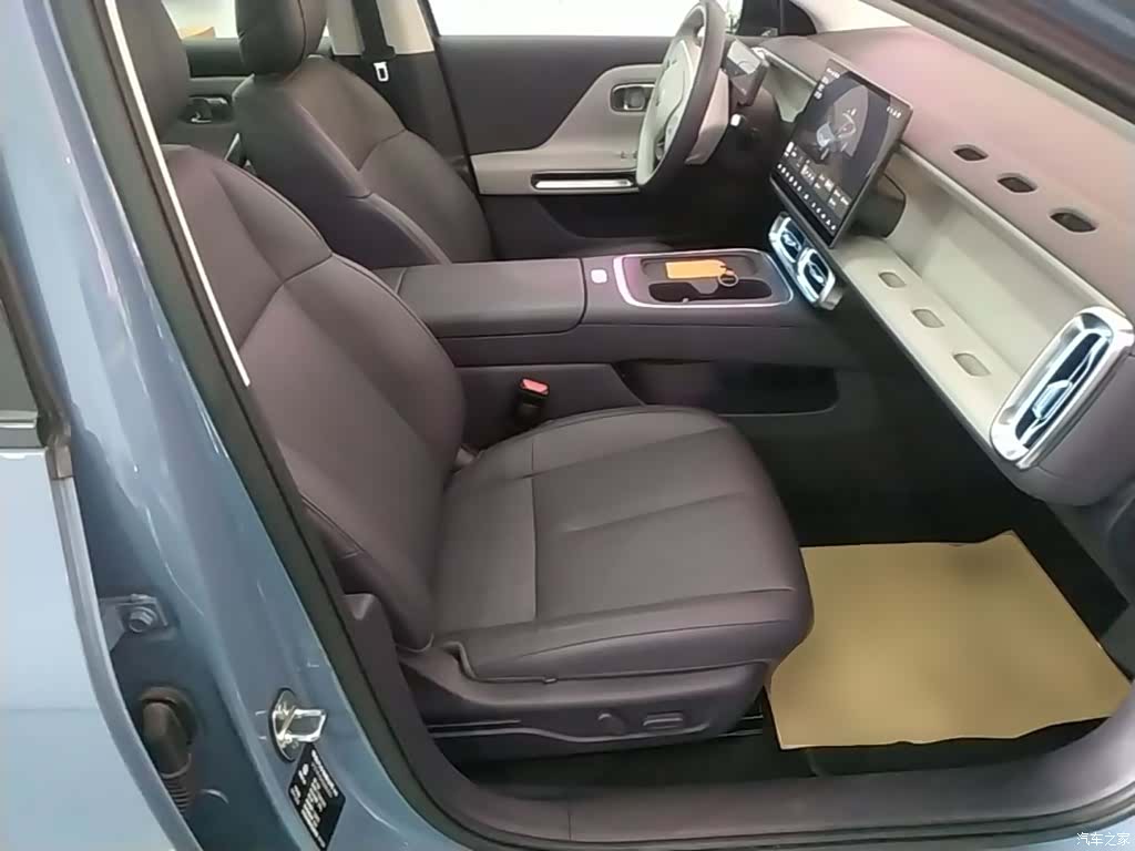 Leapmotor B01, 2025 25