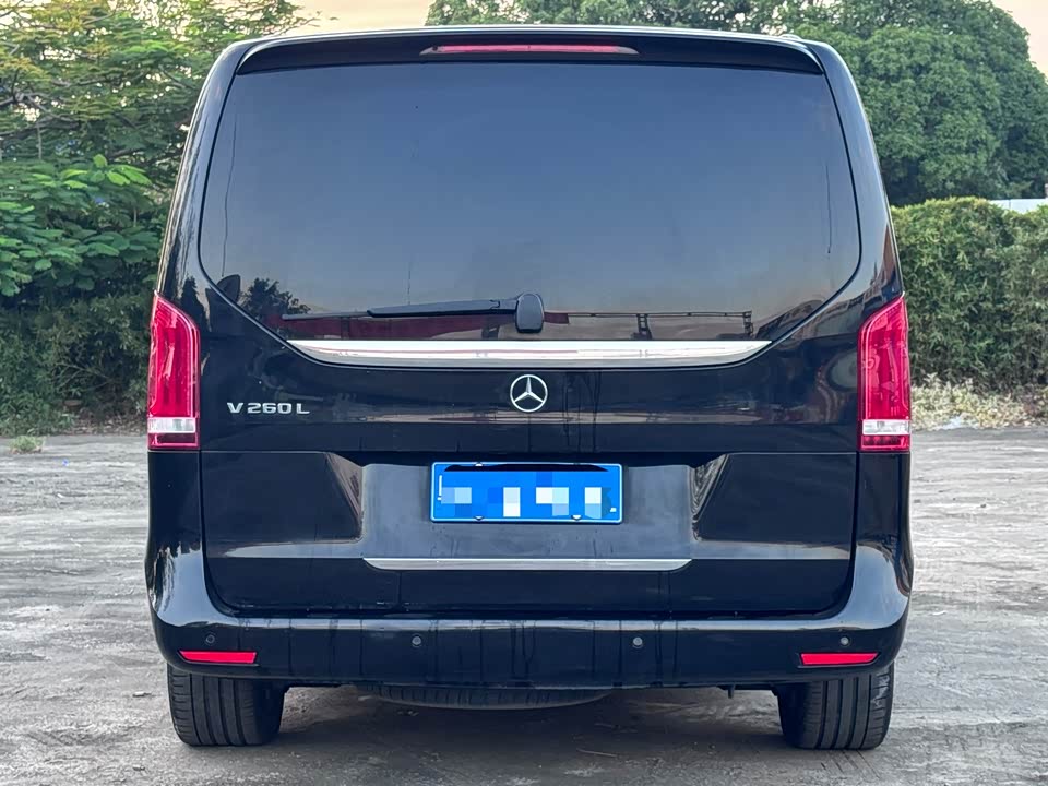 Mercedes-Benz V-class