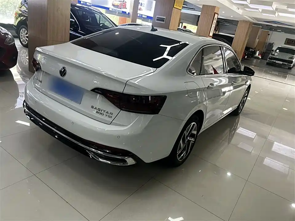Volkswagen Sagitar