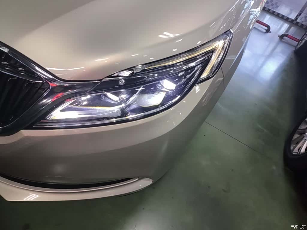 Buick GL8, 2017 24
