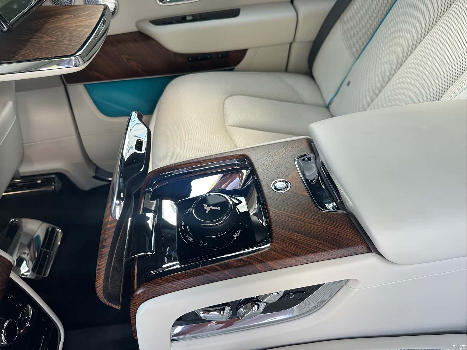 Rolls-Royce Cullinan, 2019 19