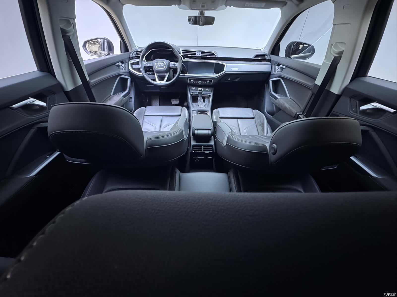 Audi Q3, 2022 12