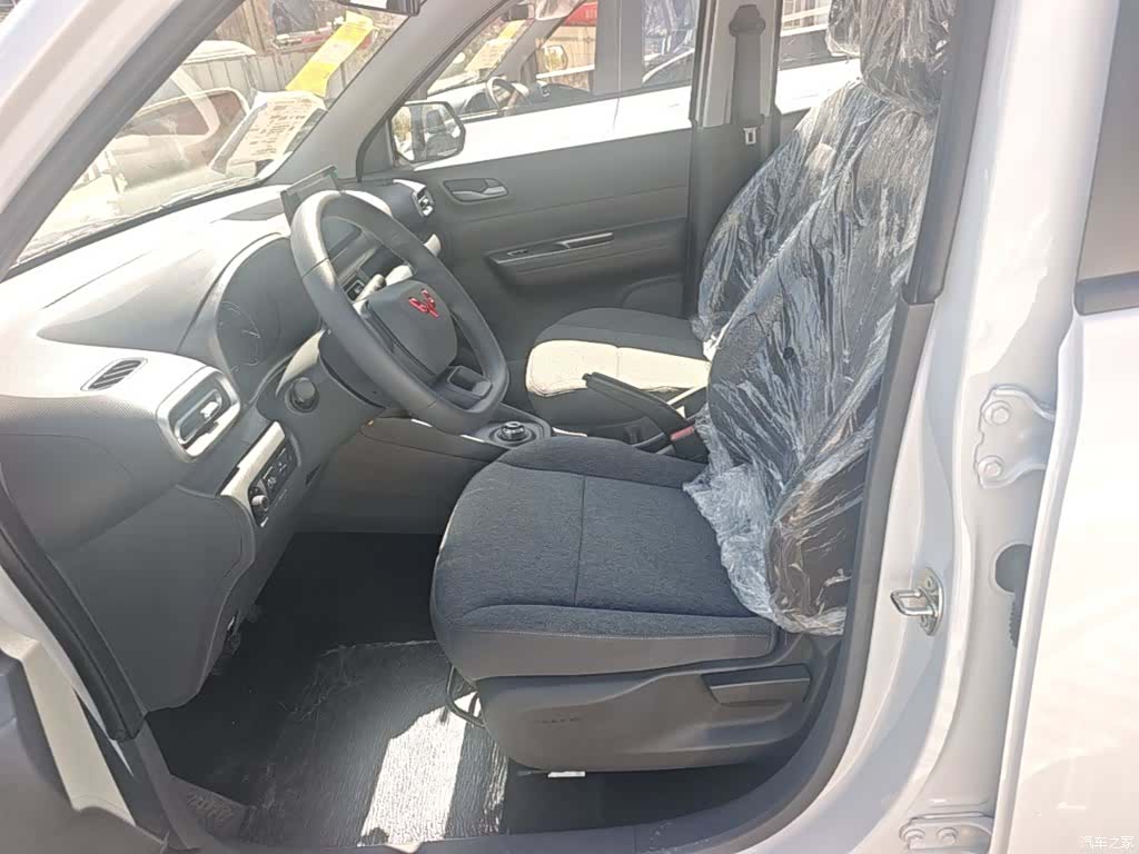 Wuling Hongguang, 2025 15