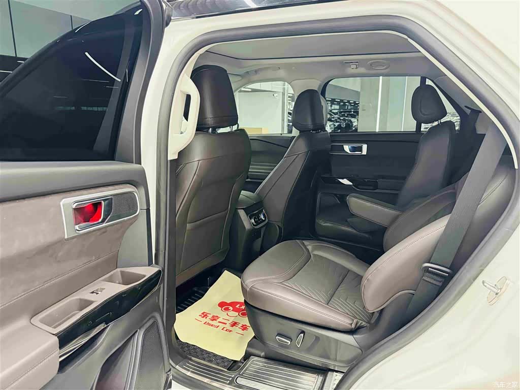 Ford Explorer, 2025 18
